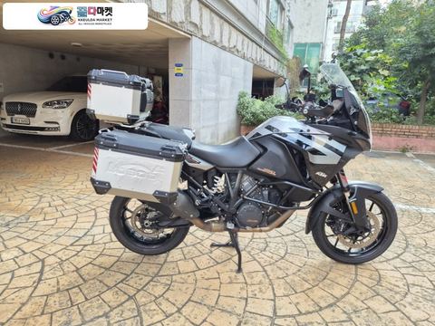 KTM 1290 슈퍼 어드벤쳐 S 2019년식 깔끔하게 관리한 KTM 1290 슈퍼 어드벤쳐 S 판매합니다.