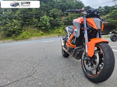 KTM 1290 슈퍼 듀크 R 2015년식 네이키드 끝판뫙 하이퍼슈퍼바이크 1290슈퍼듀크r판매합니다