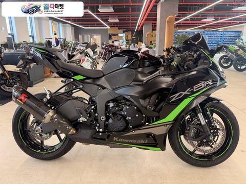 가와사키 닌자 6 R 2025년식 튜닝다수 25년식 가와사키 닌자 ZX-6R 중고차 판매합니다.