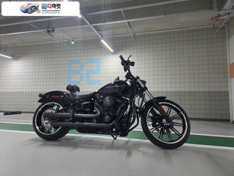 할리데이비슨 브레이크아웃 114 2021년식 [10/8일까지만 명변가능] 할리데이비슨 2021년식 브레이크아웃 114 올블랙 풀커스텀