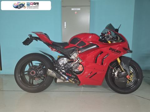두카티 파니갈레 V4 S 2024년식 24년식 풀튜닝 싱글스윙암 PANIGALE V4S