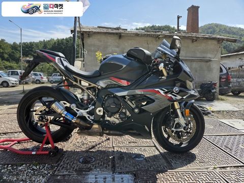 BMW S 1000 RR 2022년식 22년 11월 등록 했습니다.
