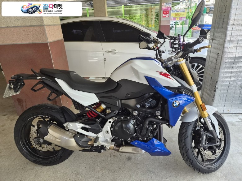 BMW F 900 R 2022년식 BMW F900R 22년식 / 1만km / 3무 / 로드6GT미쉐린타이어 / 퀵시프트·열선·TPMS·블랙박스