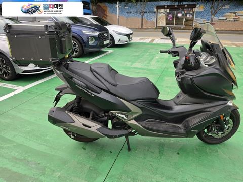 킴코 익사이팅 S 400 2023년식 1인 신조  신차 컨디션  키로수 짧은  출퇴근용 바이크