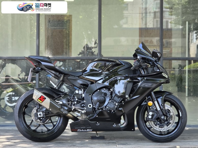 야마하 YZF R1 2020년식 야마하 R1 2020년식 1만키로대 아크라포빅 풀배 판매 합니다.