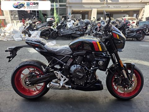 스즈끼 GSX 8 TT 2027년식 스즈키 GSX 8TT 27년식 판매합니다