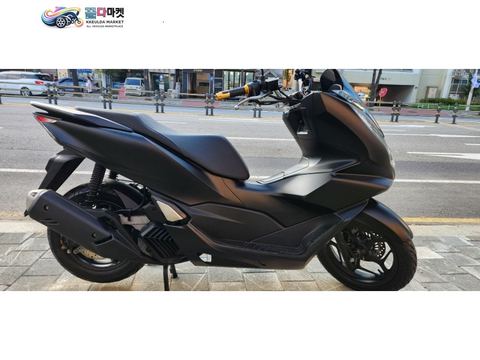 혼다 PCX 125 ABS 2024년식 PCX125ABS 관리가 잘된놈입니다. 구동계 소모품 정비완료입니다.