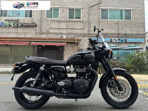 트라이엄프 본네빌 T120 블랙 2025년식 트라이엄프 본네빌 T120 25년식 블랙 판매합니다