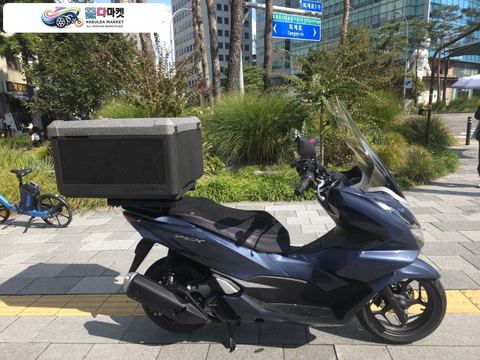혼다 PCX 125 ABS 2021년식 티바이크 2021년 최상급 컨디션 혼다 더뉴PCX125 ABS 다크블루 컬러 배달세팅 판매합니다.  -카드-대차-할부-