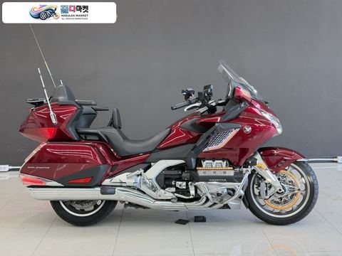 혼다 골드윙 투어 MT 2020년식 골드윙 투어 MT 판매합니다. 20년 33,900km 옵션 1,000만원 이상 / 상태 S급