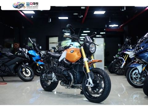 BMW R 나인 T 2015년식 정품 ZARD 슬립온 배기 구변 완료, 무사고 관리잘된 깔끔한 차량입니다.
