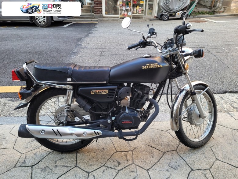 혼다 CG 125 2022년식 연비 40km  혼다 cg 125 클래식 바이크 판매합니다