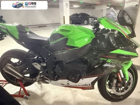 가와사키 닌자 10 R 2021년식 2021 년식 가와사키 ZX 10R 텐알 팝니다