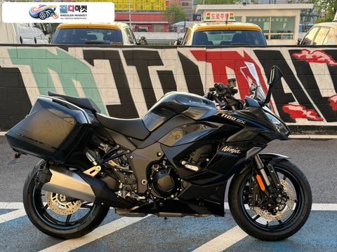 가와사키 닌자 1100 SX ABS 2027년식 모토몰 - 전국최대 종합바이크 쇼핑몰 / 2027년식 가와사키 닌자 1100SX 블랙컬러 선착순 당일출고. 신용카드 12~60개월 무이자 및 저금리 할부가능.