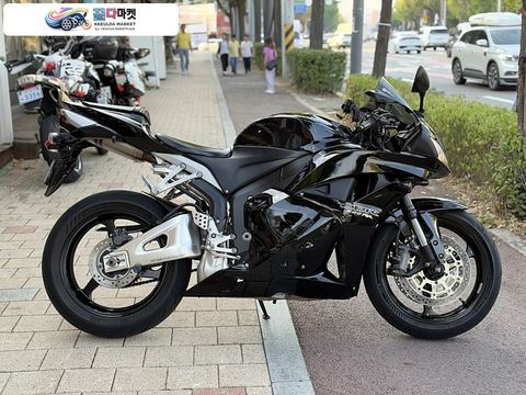 혼다 CBR 600 RR 2011년식 [수원동문모터스] 진짜 오리지널, 매우깨끗한 600RR 판매합니다.