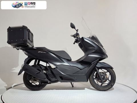 혼다 PCX 125 ABS 2021년식 [바이크스테이션] 위탁판매차량 ★가격할인★ 219만원→199만원 구동계벨트교체 에어크리너세척 F브레이크오일교체 소모품다수 윈드스크린 알루미늄탑박스 리어브라켓 코소열선그립 무선충전거치대
