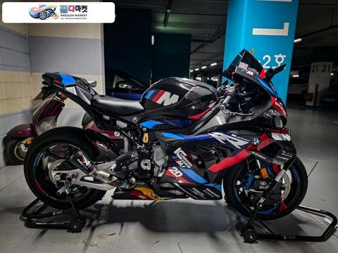 BMW M 1000 RR 2023년식 BMW 실수로 만든 순정 풀카본 M1000RR판매합니다
