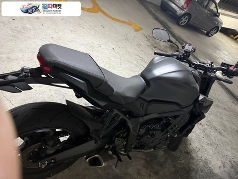 혼다 CB 650 R ABS 2023년식 출구없는 매력 혼다 cb650r