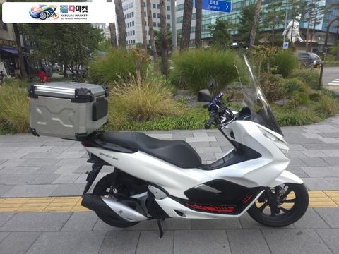 혼다 PCX 125 FI 2020년식 티바이크 2020년 최상급 컨디션 혼다 PCX125 블랙 컬러 배달세팅 판매합니다. -카드-대차-할부-