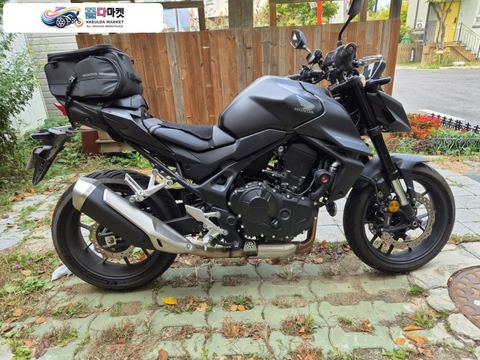 혼다 CB 750 호넷 2024년식 혼다 CB 750 호넷 컨디션 최상 판매합니다.