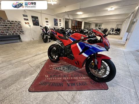 혼다 CBR 600 RR 2025년식 (사용검사 등록대행무료)25년식 키로수 신차급 머플러구변 cbr600rr