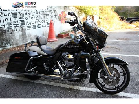할리데이비슨 스트리트 글라이드 2016년식 스트리트글라이드 양도합니다.