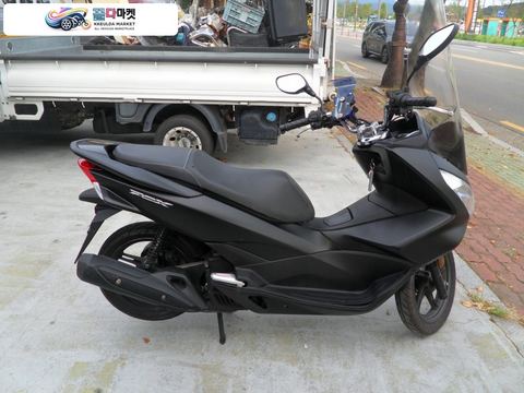 혼다 PCX 125 FI 2016년식 혼다 PCX 125 판매합니다.