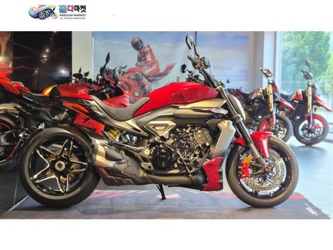두카티 X 디아벨 V4 2026년식 두카티 직원 인증 26년식 X디아벨 V4 버닝레드 240km