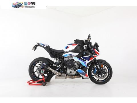 M 1000 R