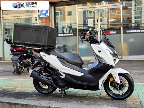 보그 SR 125 GT 2025년식 SR125GT 2025년식 300KM 무사고 저렴히 판매합니다