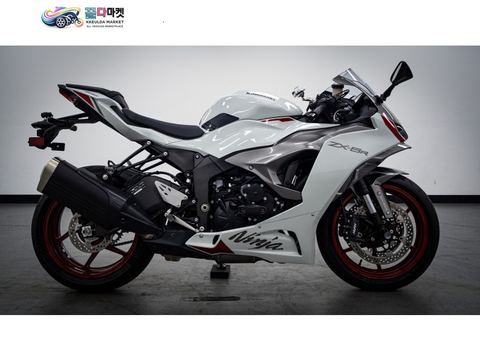 가와사키 닌자 ZX 6R 2025년식 [ 584바이크 ] / 1,865km 주행! 블랙박스와 보호 옵션을 갖춘 가와사키 닌자 ZX-6R 판매합니다.
