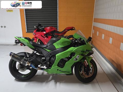가와사키 닌자 10 R 2021년식 zx-10r팝니더