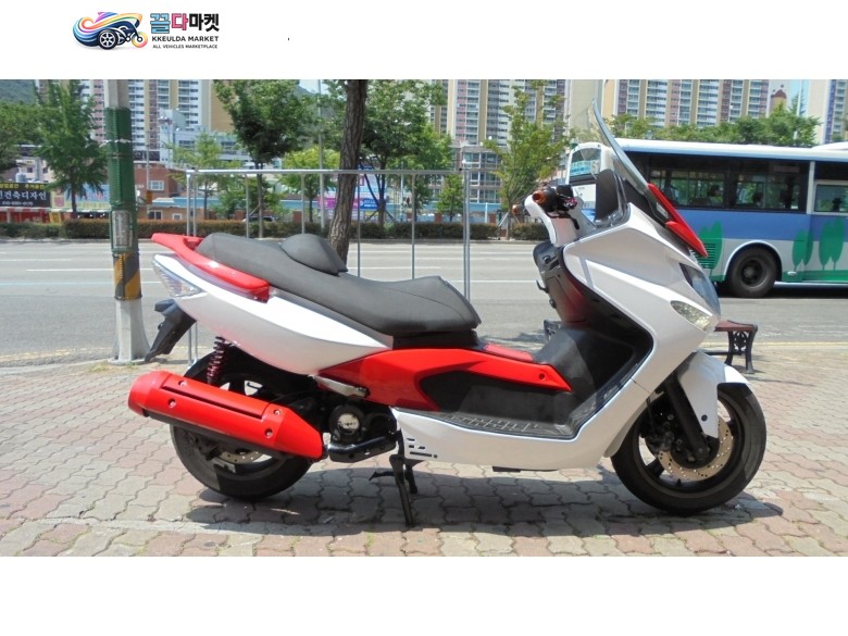 킴코 익사이팅 300 i 2008년식 대산상사 정밀검사완료 38년 노하우로 엔진부분 보증 차량 입니다