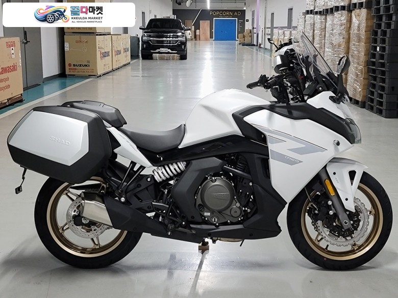 CF모토 650 GT 2023년식 ［매입대차］CF모토 650GT 23년식 화이트 입고! *SHAD사이드박스별도 (카드무이자 유선상담 최장 22~36개월할부!)