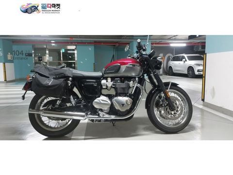 트라이엄프 본네빌 T120 2021년식 800키로 주행한 본네빌 t120 판매합니다.