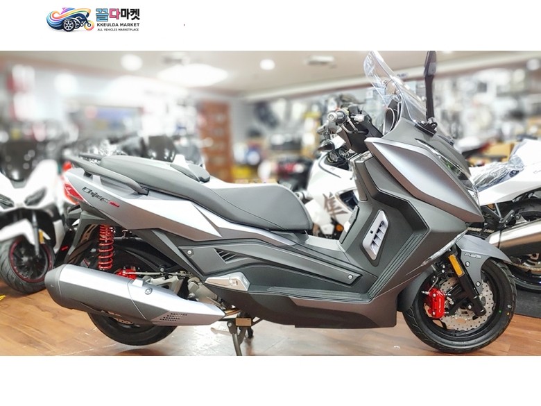 K&C 에릭 300 2022년식 ［동서울모터랜드-매입대차］에릭 300ABS 스마트_멧블랙 (카드무이자 최장 22~36개월할부!)