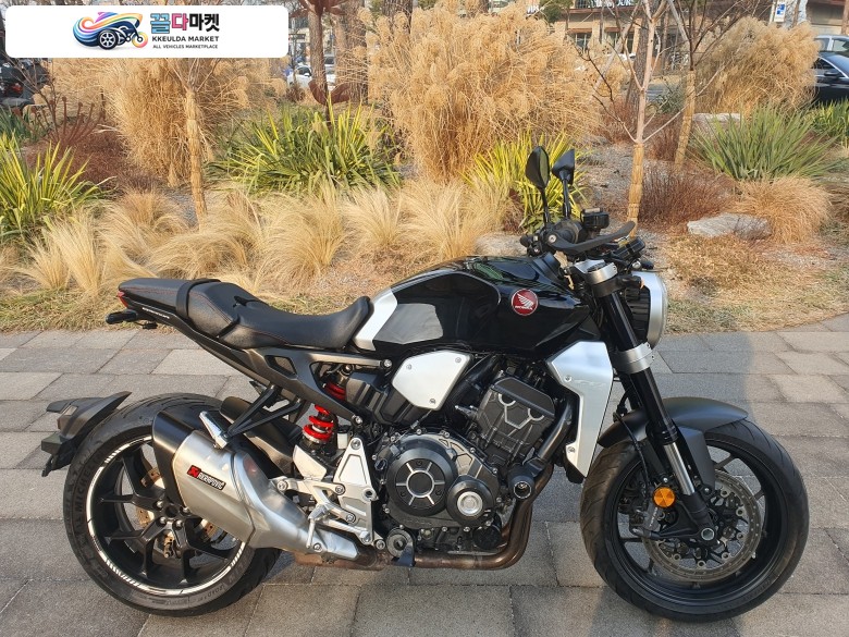 혼다 CB 1000 R 2019년식 티바이크 2019년 최상급 컨디션 혼다 명품 네이키드 CB1000 R 블랙 컬러 판매합니다. -카드-대차-할부- 가능