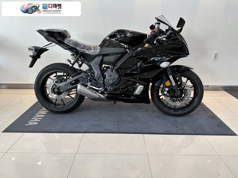 YZF R7