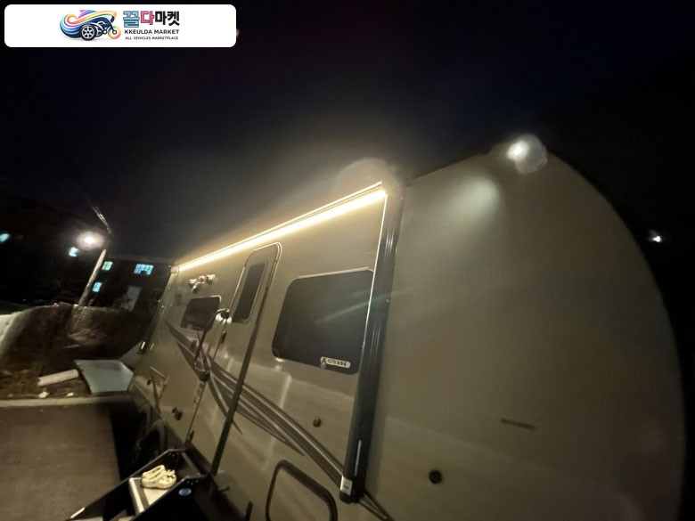 락우드 미니라이트 2022년식 미국식 카라반 2204s