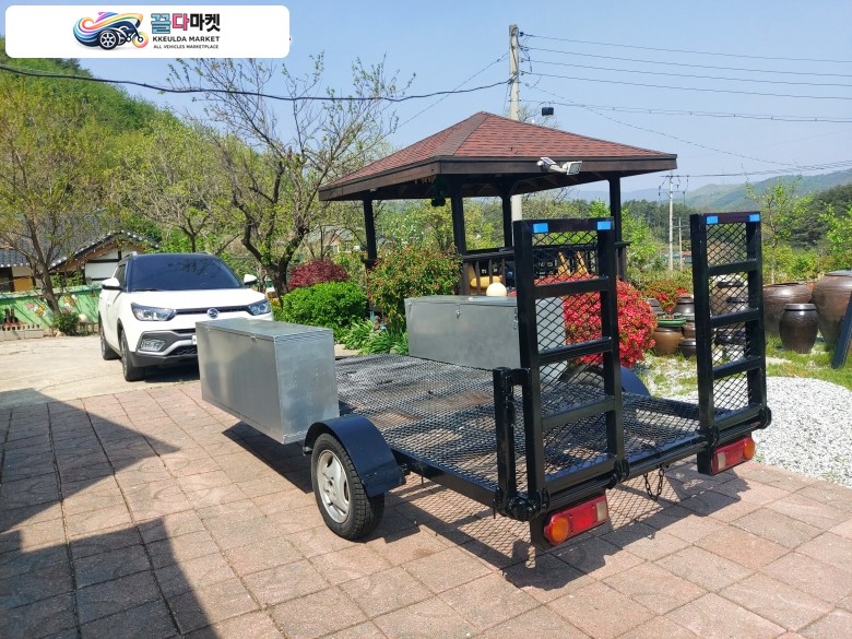 국산제조사 트레일러 2022년식 다목적 트레일러 무드록.무넘버 입니다.