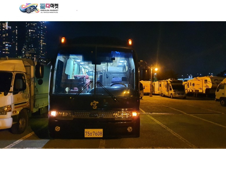 자작캠핑카 기타차량 2019년식 버스캠핑카 팝니다
