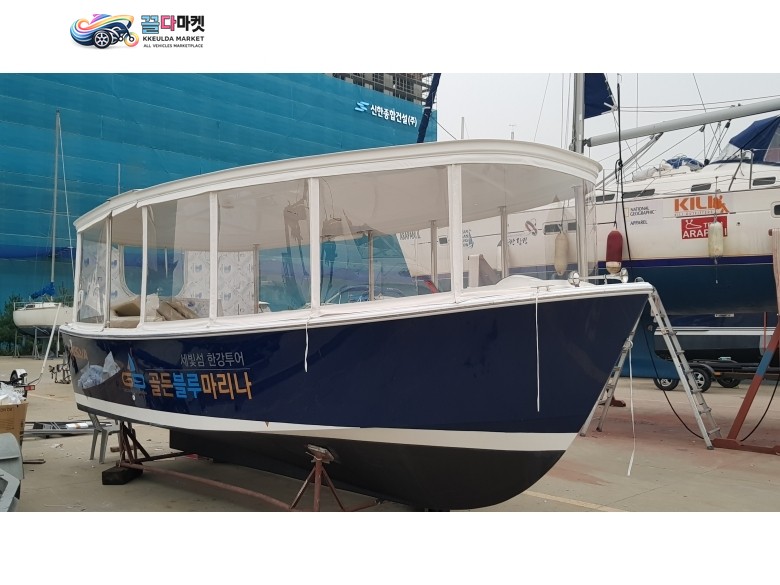 수입기타 레저형보트 2019년식 레져사업장에 특화된 유람용 보트 판매합니다.