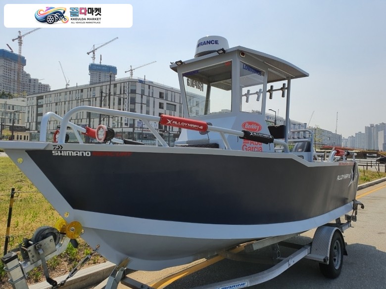 국산기타 낚시보트 2020년식 알루미늄 보트 스즈키 140마력 판매 합니다.
