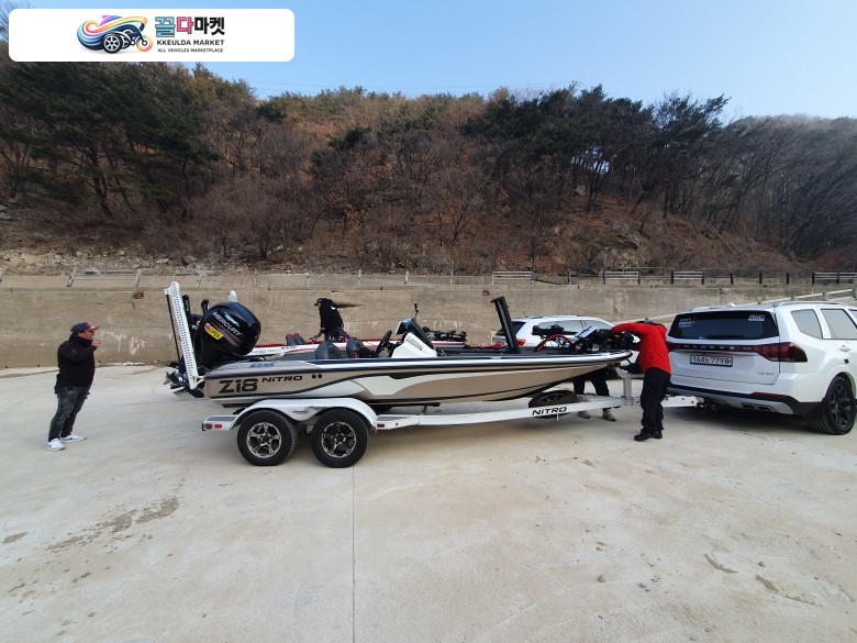 나트로 배스보트 2016년식 나이트로 Z18 (Nitro Z18) 배스보트 판매 합니다. 