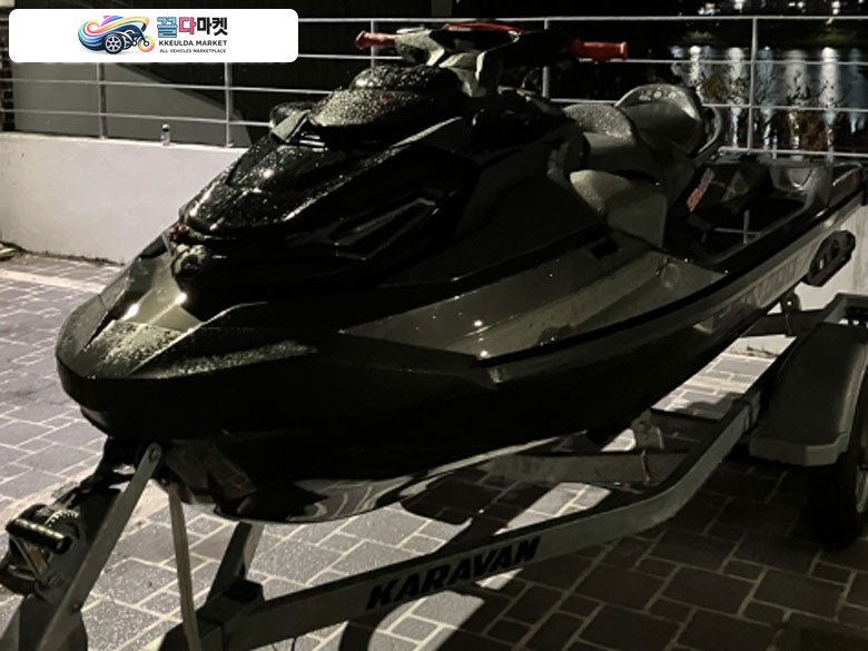 씨두 RXT X 300 2022년식 씨두 rxt 300 3인승 45시간 판매합니다.