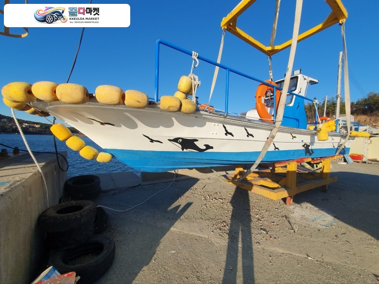 국산기타 낚시보트 2000년식 레저보트 25ft 선외기 야마하 200hp