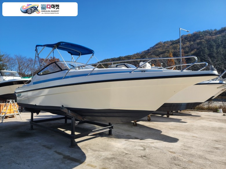 닛산 FB 650 2000년식 닛산 22피트 야마하 포싸이클 선외기 150마력 장착 판매합니다