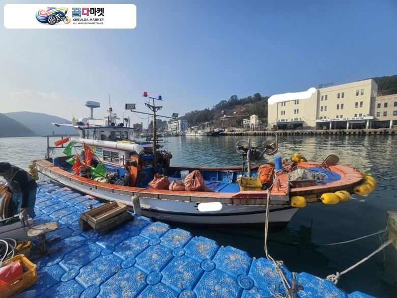국산기타 어선 2004년식 경남 3.47톤 연안복합+연안통발+연안자망 허가 어선 판매합니다. (허가 3개짜리 귀한매물 입니다.)