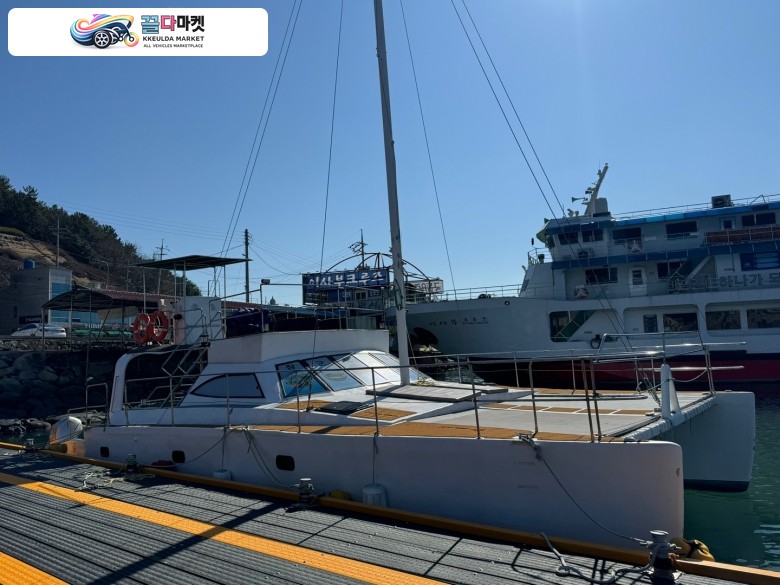 라군 450 F 2012년식 카타마란 45ft 32인승 판매합니다. 