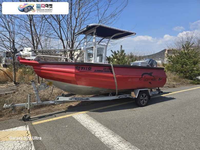 국산기타 레져형보트 2021년식 럭키마린 115마력 558시간 주행 LM-CC560 판메합니다.
